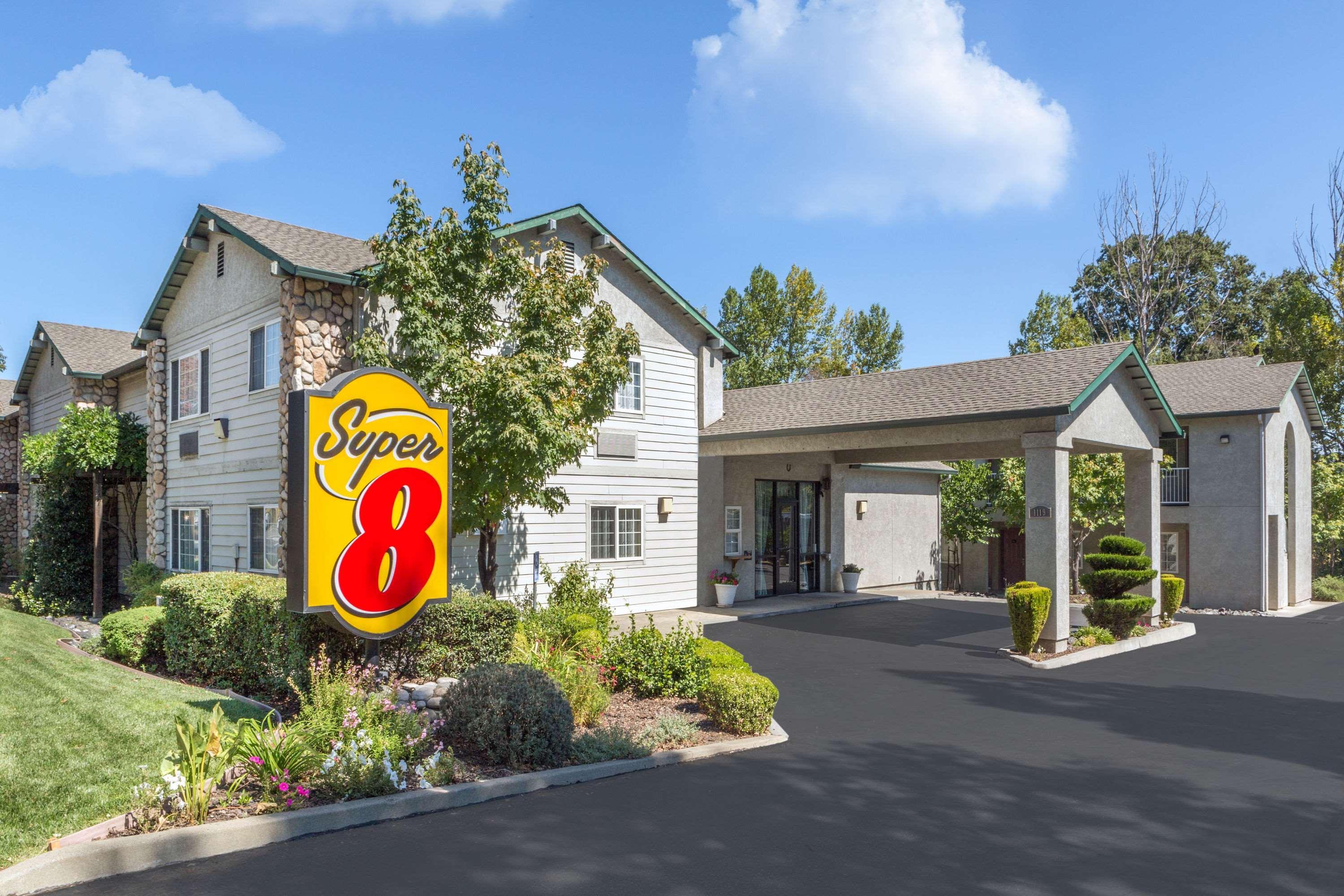 Creekside Inn & Suites Willits Exterior photo